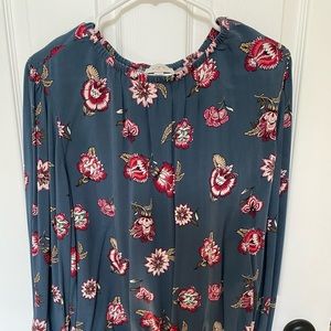 Blouse with gathered hem and sleeves